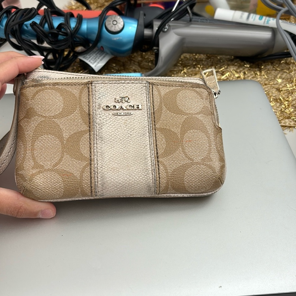 coach nude wallet